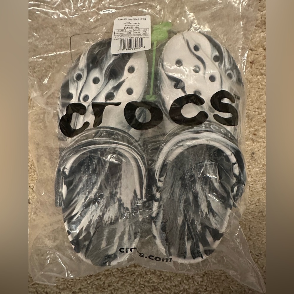 NWT CROCS black & white marble size 8 womens